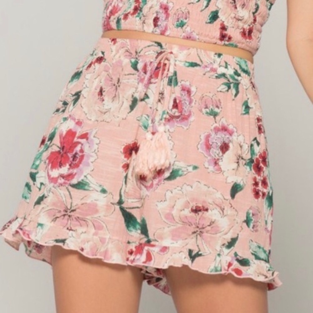 BAND OF GYPSIES Shorts Floral Tassel Ruffle High Waist Garden Party Size Large - Picture 2 of 11